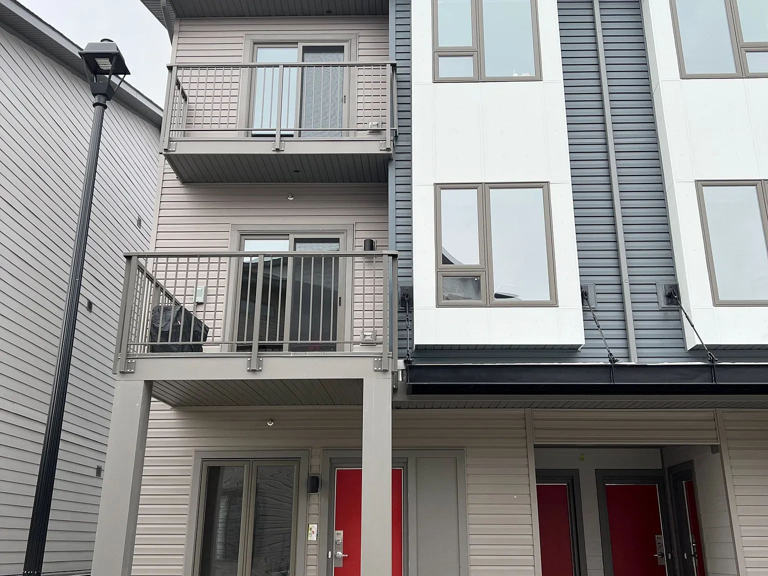 3 bed, $2,600 — Photo 1
