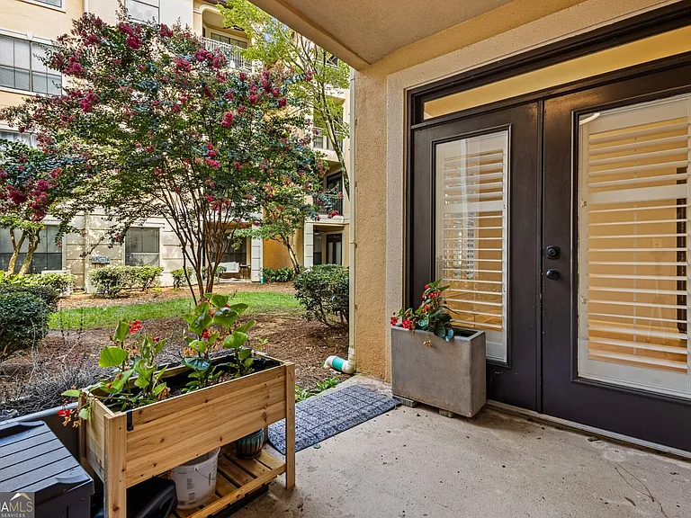 3777 Peachtree Rd #1402 — Photo 21