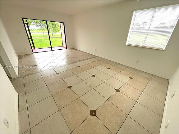 4th image of 8051 Southgate Blvd APT J6