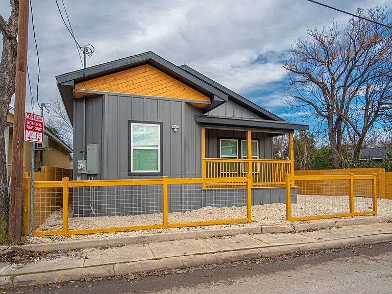 Rehmann St — Photo 29