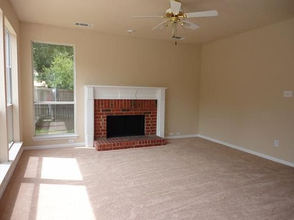 2nd image of 1000 Laurel Oak Dr
