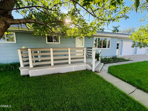 114 1st St N, New Salem, ND 58563
