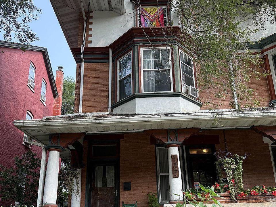 1st image of 137 E Clay St