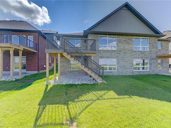 3rd image of 110 Bedell Dr