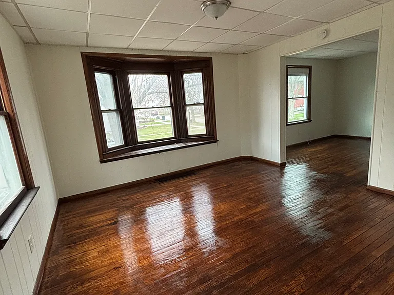 245 Sawyer St — Photo 7