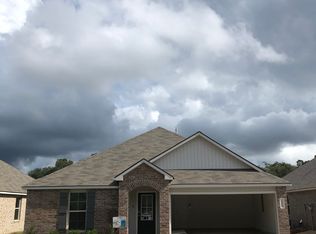28456 Longfellow Ln, Albany, LA 70711