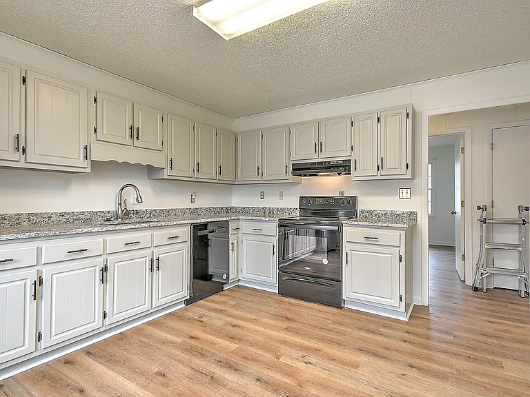 424 W Maple St #2 — Photo 20