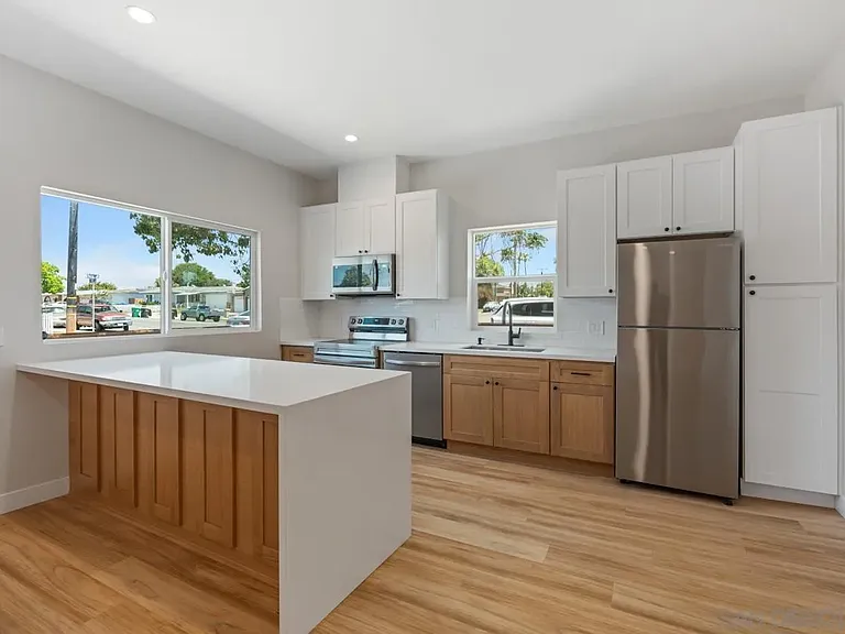 1489 Fern Ave #1 — Photo 5