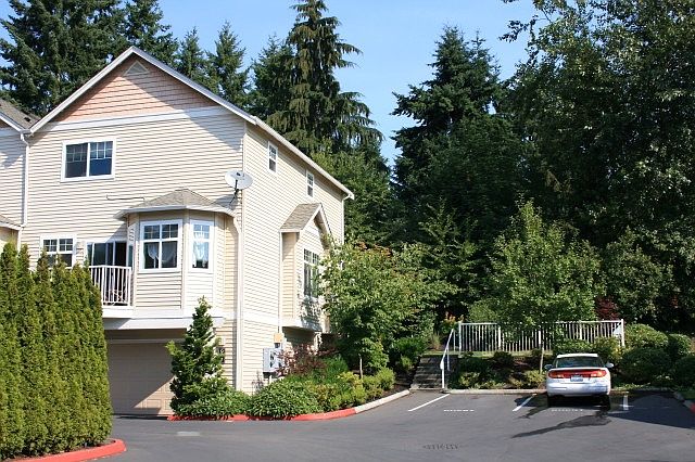 1st image of 900 233rd Ave NE #957