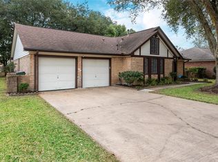 2004 N Rockisland St, Angleton, TX 77515
