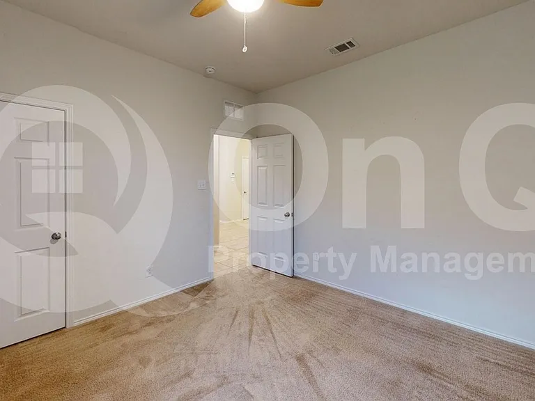 2213 Heaton St — Photo 16