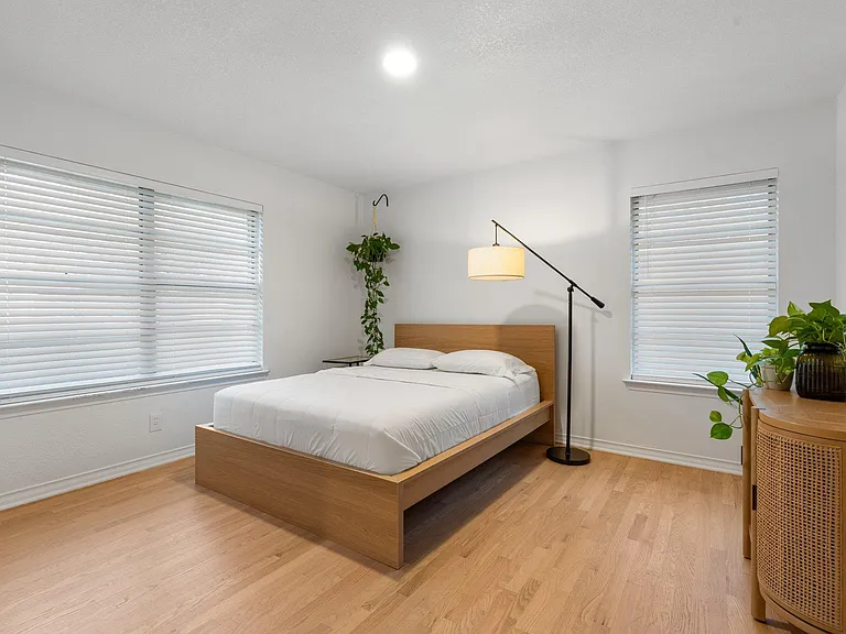 9209 Lindaro Ln — Photo 19