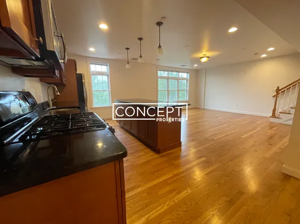 53 Circuit St, Roxbury, MA