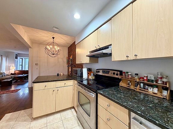 5th image of 159 Dorchester St #2