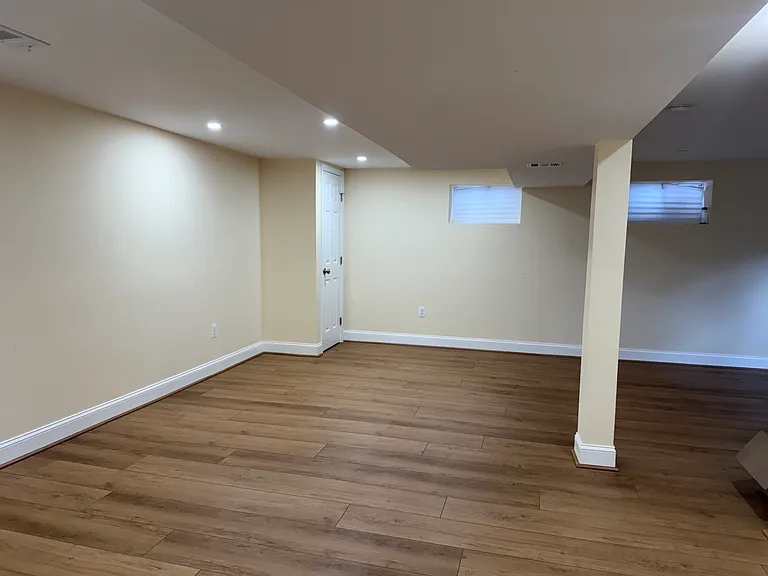 5921 Arlington Blvd — Photo 17