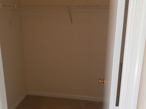 Master Bedroom Walkin Closet