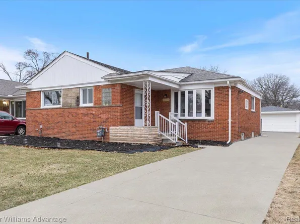 21741 Kenosha Ave, Oak Park, MI 48237