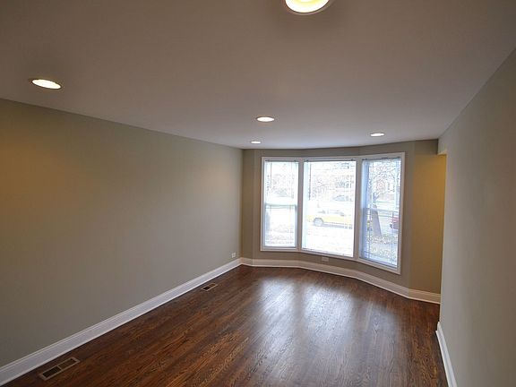 2nd image of 1825 N Oak Park Ave