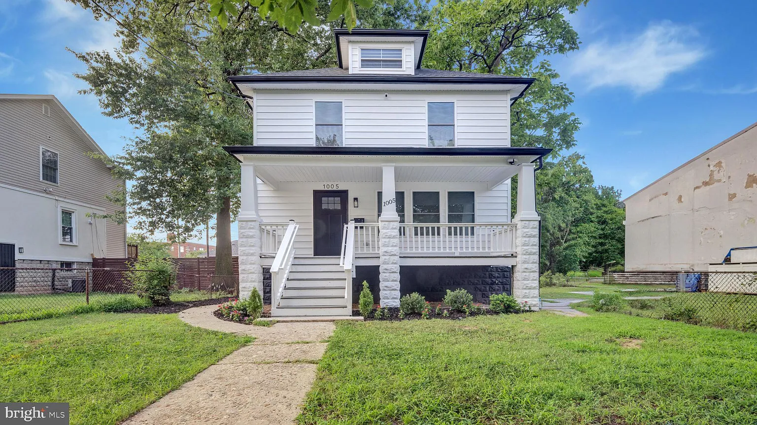 1005 Savannah St SE photo 1
