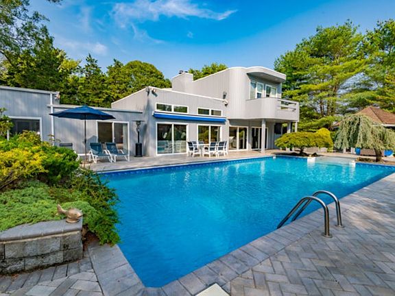 3rd image of 3 Mallard Ln