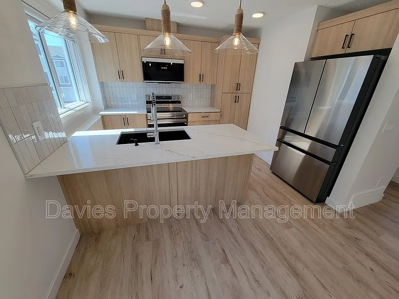 Building Photo - 16335 84th St NW #82