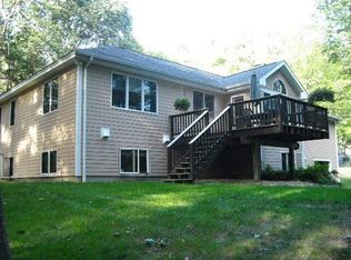 710 N Farms Rd, Northampton, MA 01062