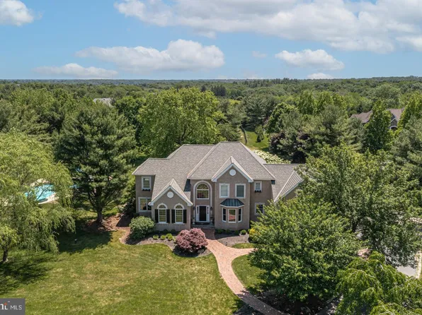 3 Casey Ct, Newtown, PA 18940