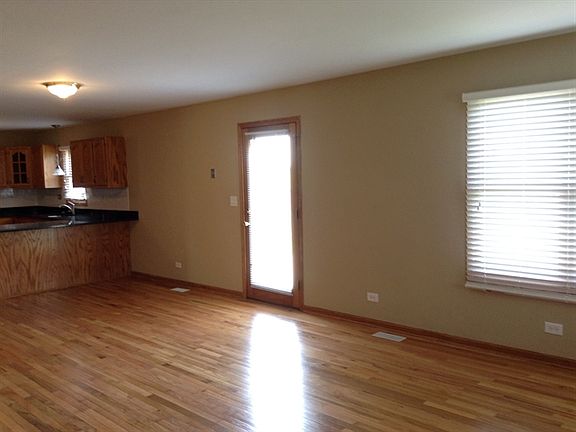 5th image of 24905 Vermette Rd