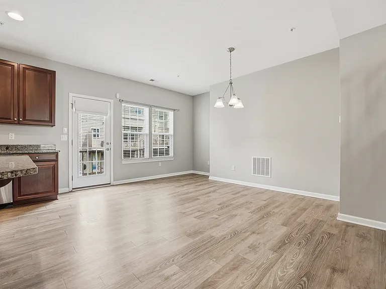 202 Pointe View Dr — Photo 23