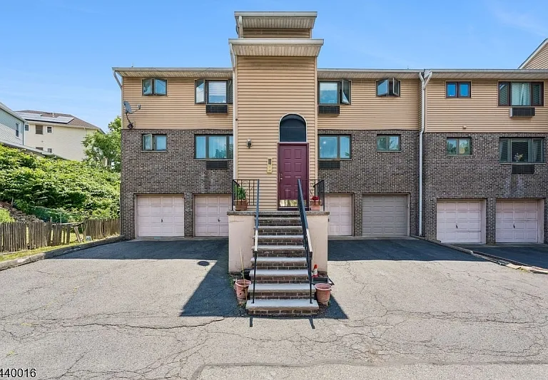 112 Mill St #H — Photo 2