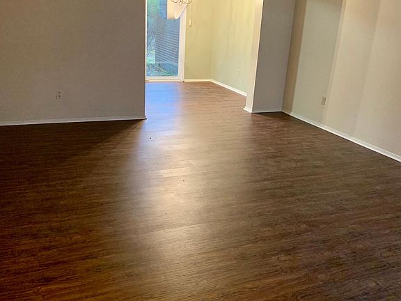 4th image of 512 Forsythia Ln