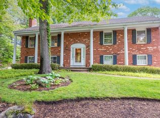 25 Heritage Ln, Lynnfield, MA 01940