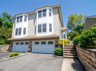 516 Centre St, Nutley, NJ 07110