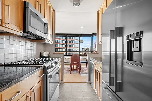 Sold by SERHANT. | media 5
