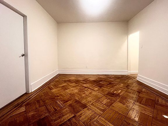 3rd image of 125 Washington Pl APT 3B