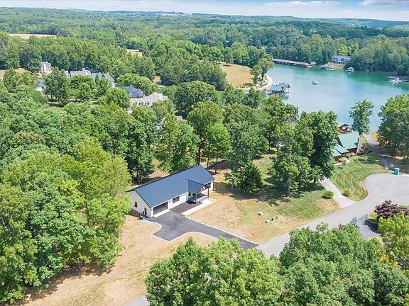 5th image of 1038 Lake Haven Cir