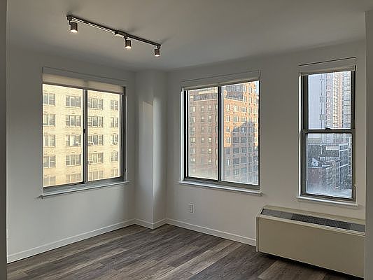 1st image of 556 3rd Ave APT 906