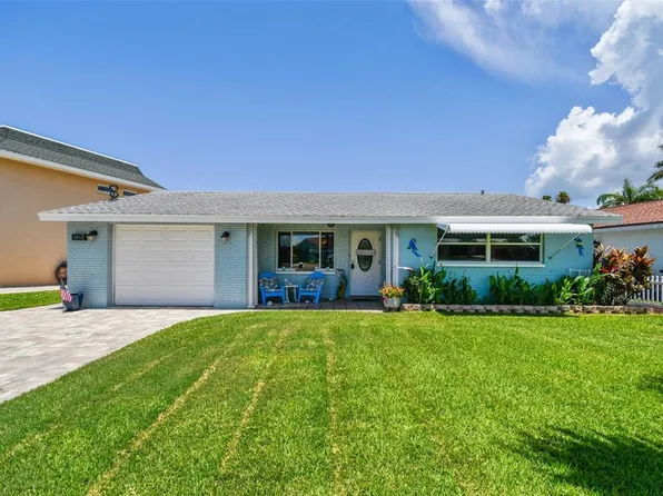 302 176th Avenue Cir, Redington Shores, FL 33708