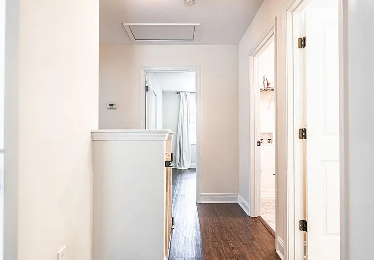 555 N Saylor St — Photo 17