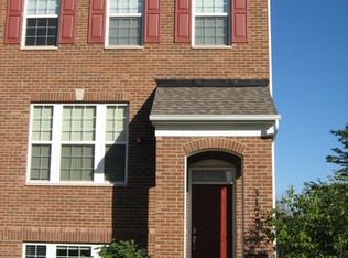3175 Coral Ln, Glenview, IL