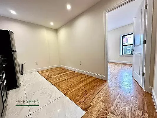 24 Rogers Ave #1E — Photo 5