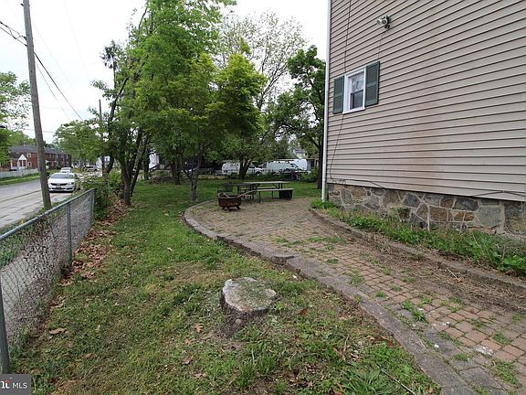 5th image of 126 Newton Ave