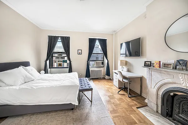 Sold by Bank Neary | media 21