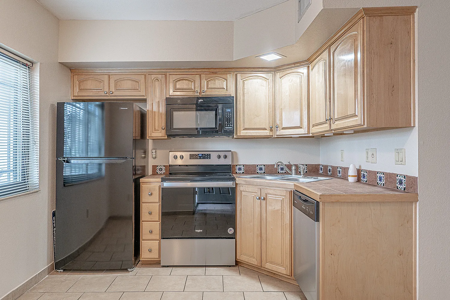 1 bed, 1.0 bath, 554 sqft, $1,100 — Photo 4