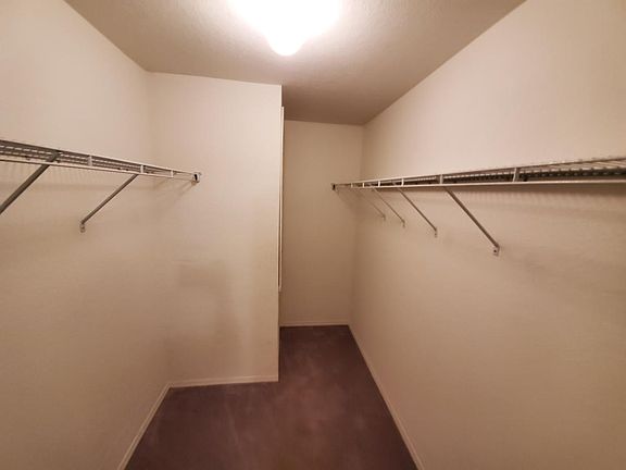 4th image of 317 Majestic Gardens Dr