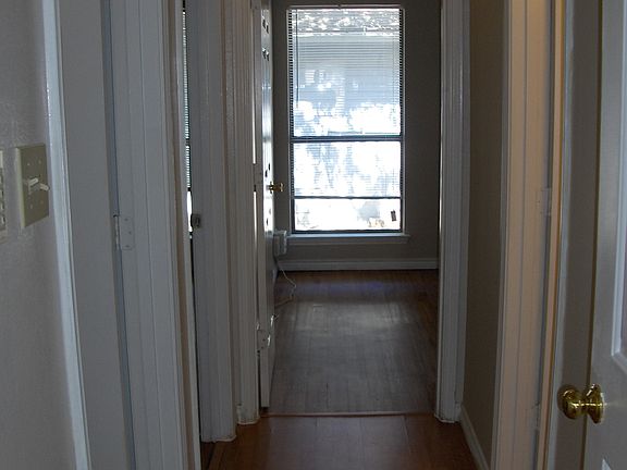 5th image of 221 E Windsor Dr