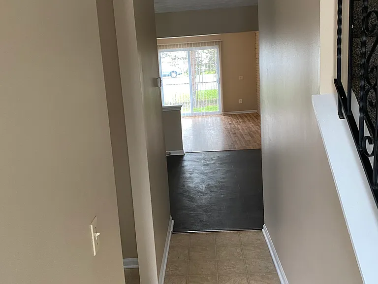216 Magnolia Ave #218-1/2 — Photo 4