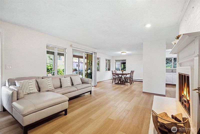 4th image of 2326 49th Avenue SW