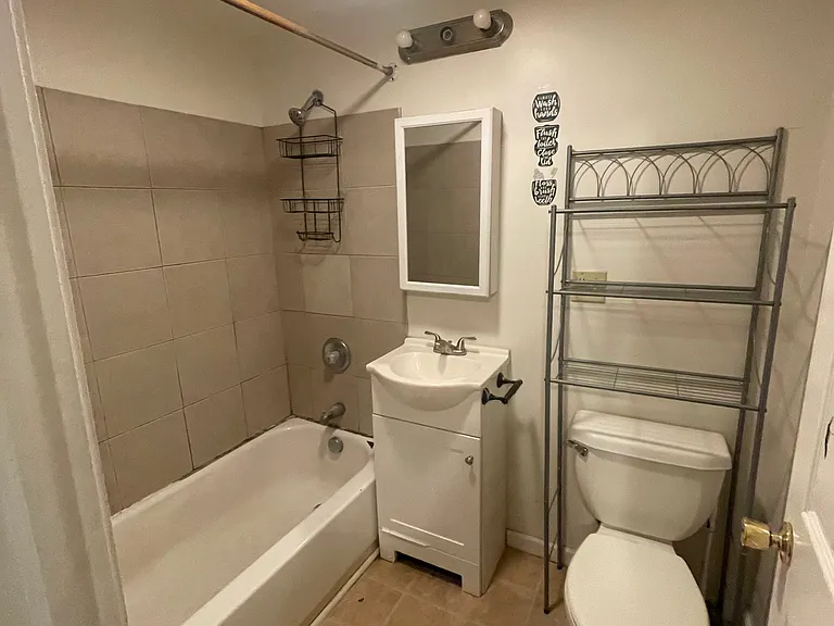 35 Pond St #4 — Photo 5