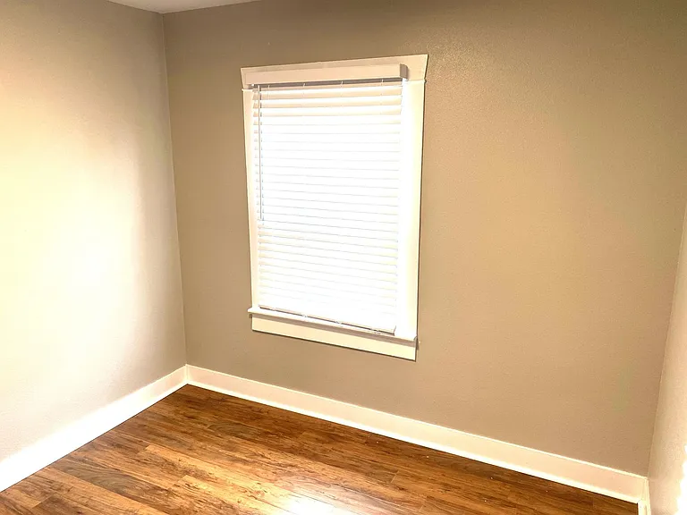 1206 NW Elgin Ave — Photo 10